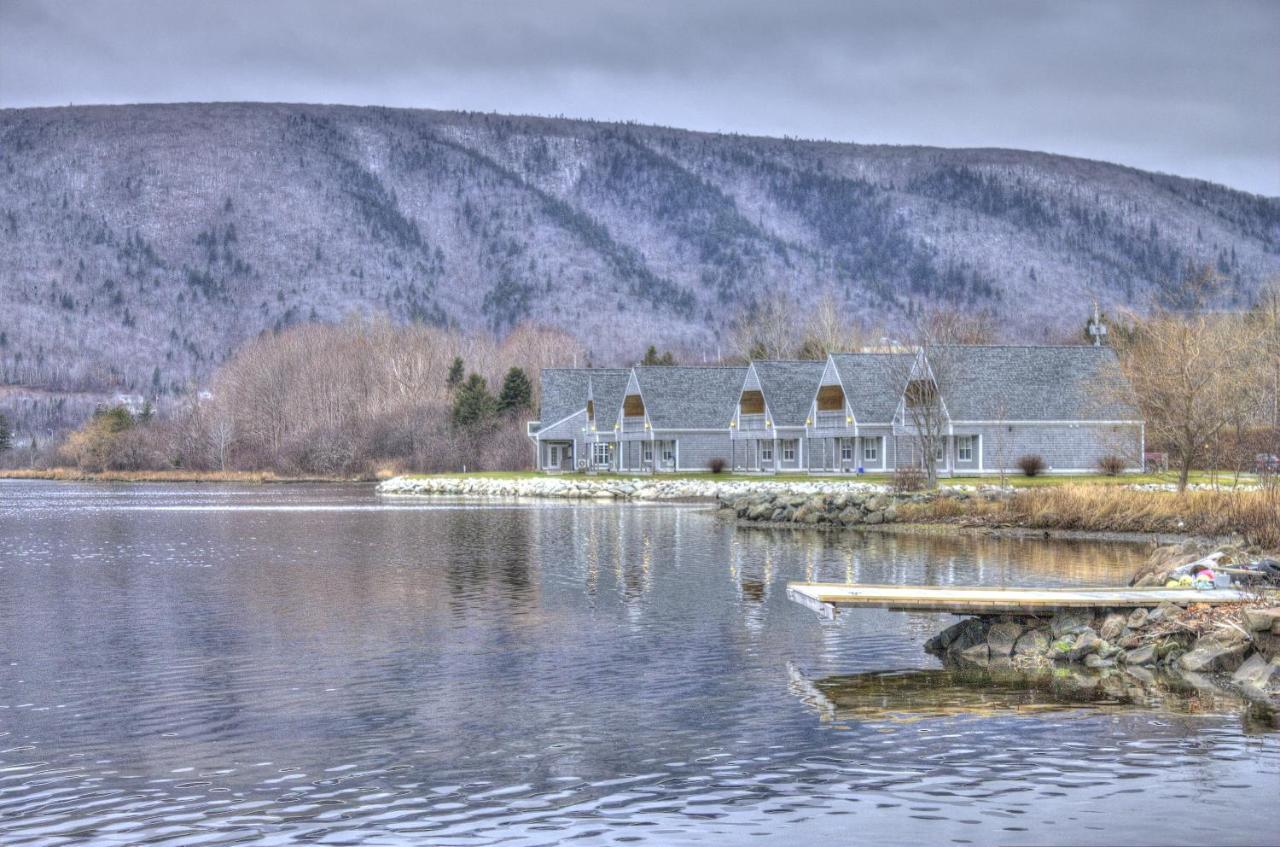 Keltic Quay Cottages & Bayfront Lodge Whycocomagh Exterior photo